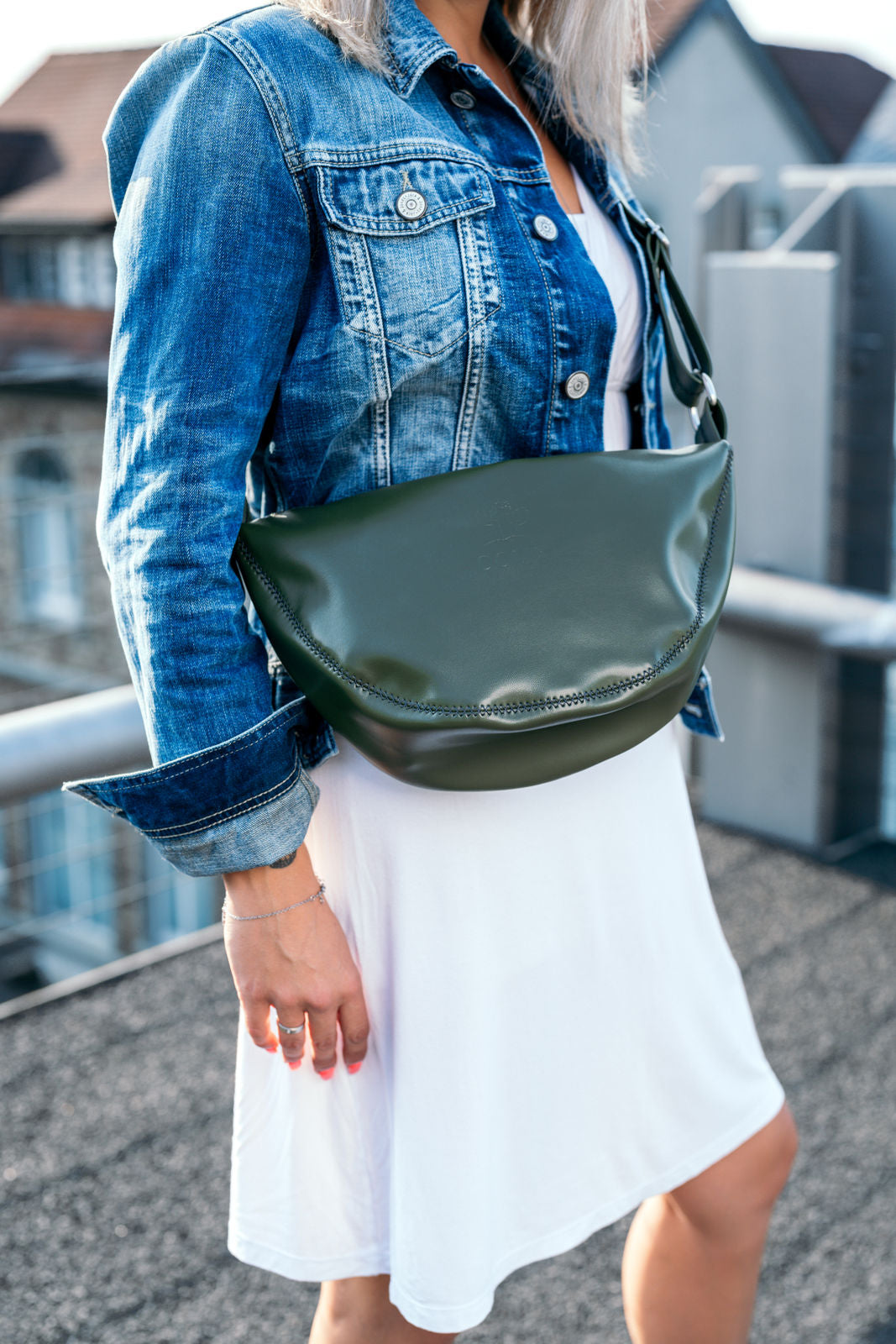 Moon Bag kaktus-grün / mit anthrazit