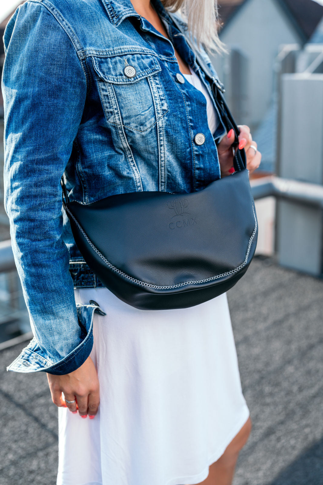 Moon Bag schwarz / mit grau